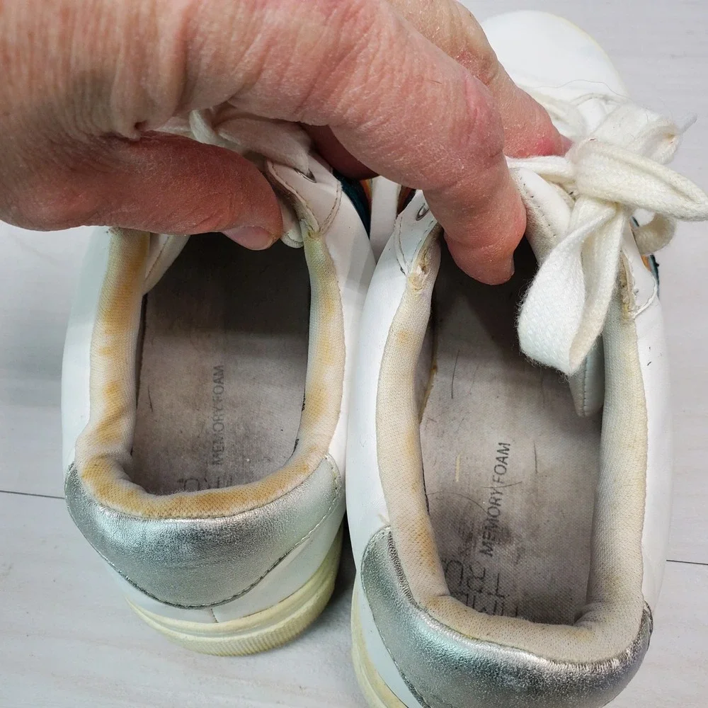 Time‎ and Tru Women's White Rainbow Stripe Sneakers Size 8.5 Comfort